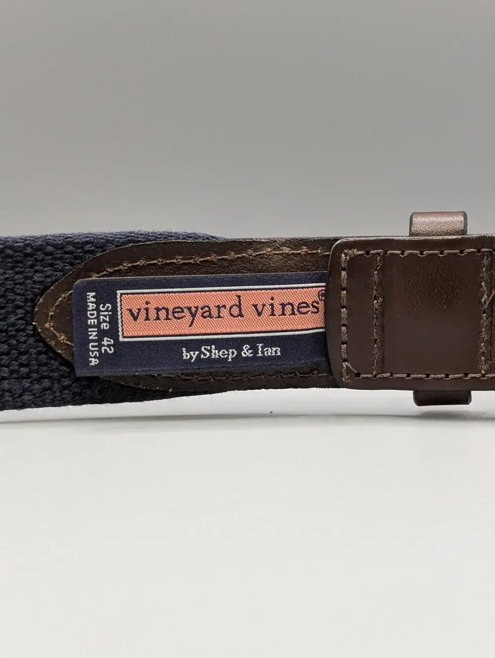 Vineyard Vines details trousers